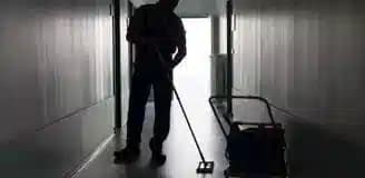 نگهبان ساختمان شاهین ویلا کرج